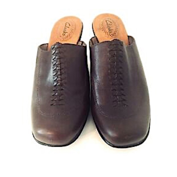 clarks nursing clogs